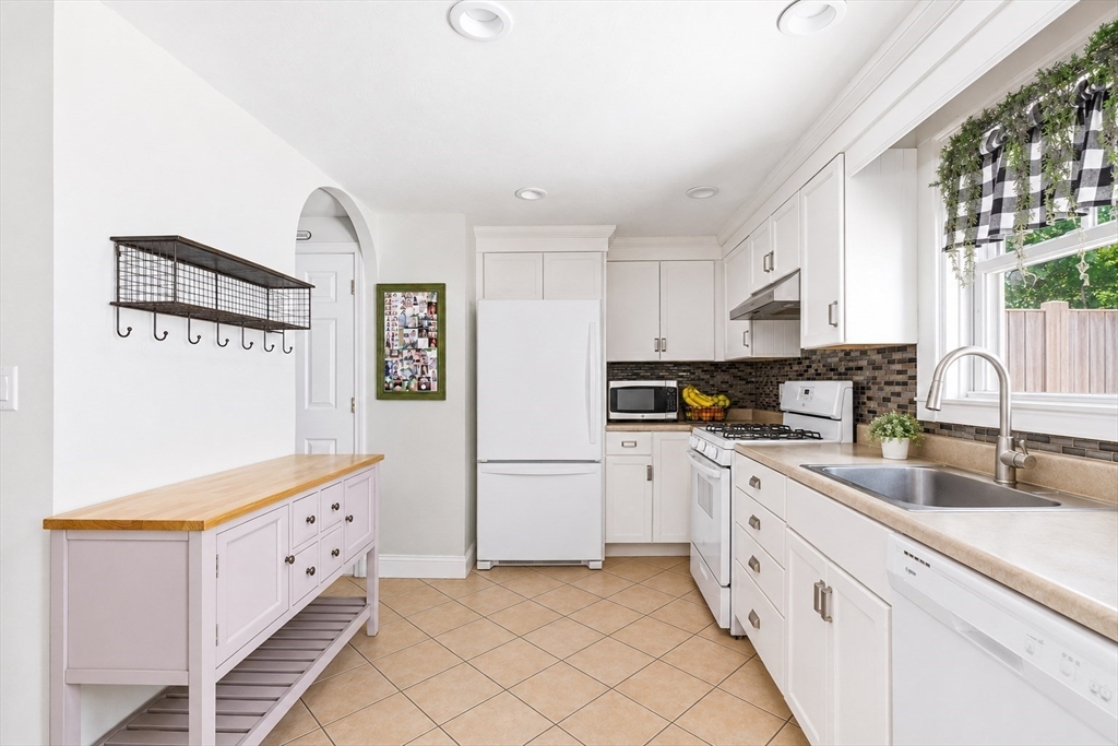47 Old Colony Ln 240