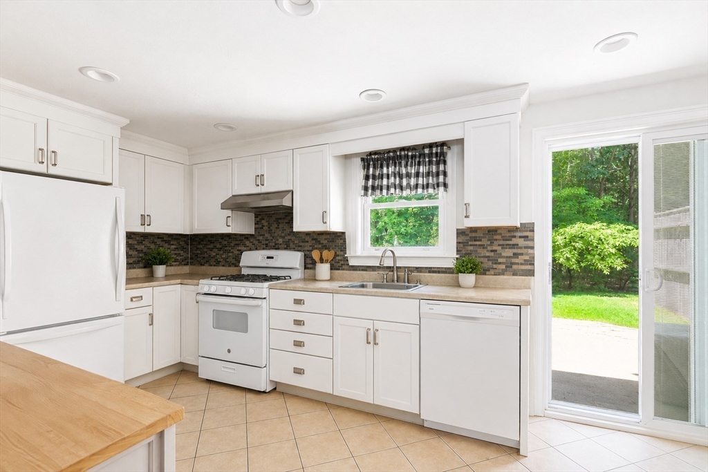 47 Old Colony Ln 240