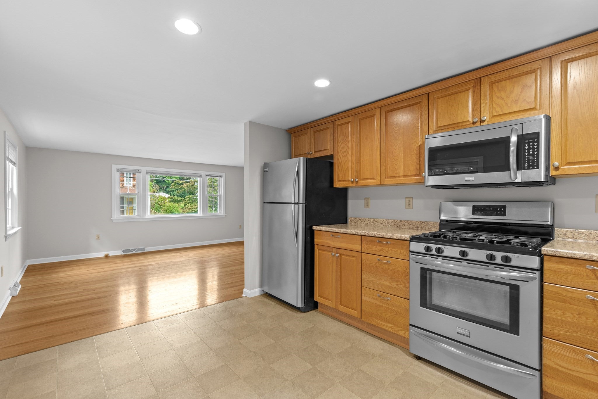 64 Alden St, Plymouth, MA Photo #11