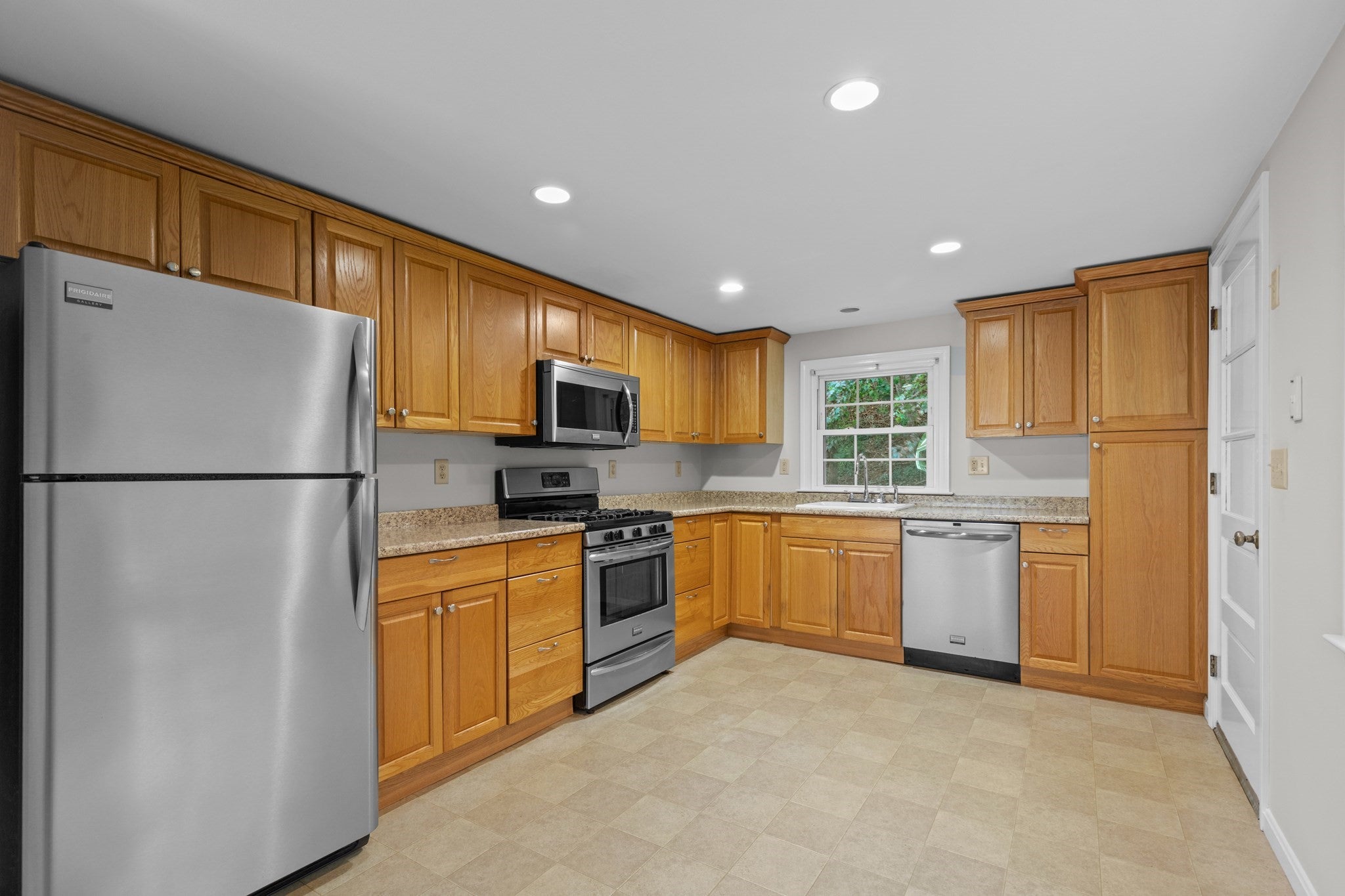 64 Alden St, Plymouth, MA Photo #12