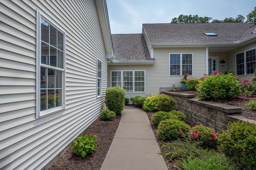 17 Cortland Grove Drive 17