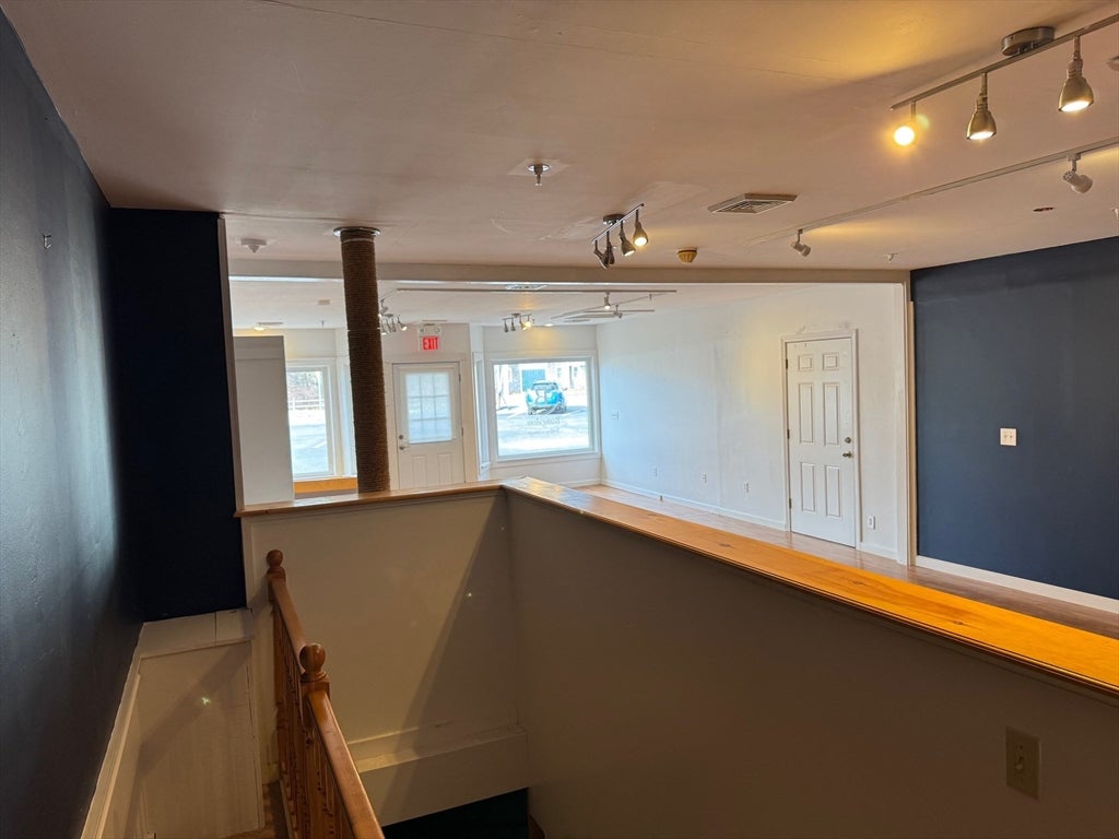 1589 Main St