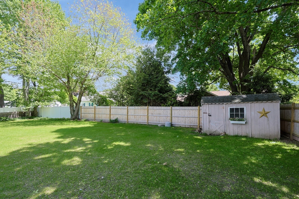 8 Arnold Drive