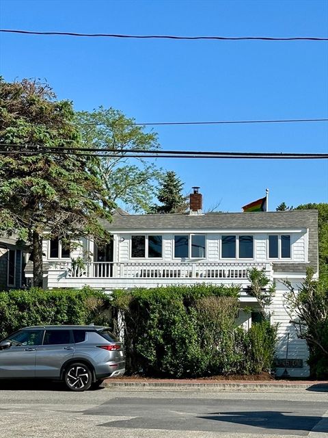 Single Family Residence in Provincetown MA 508 Commercial St 3.jpg