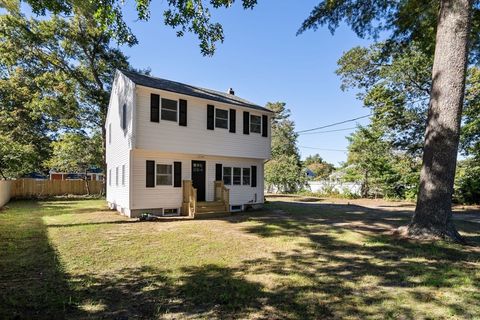 22 Cedar Dr Carver MA 02330
