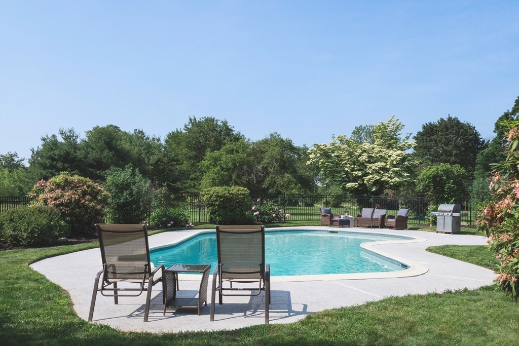 6 Sagamore Rd