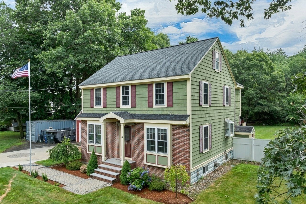 3 Forest St