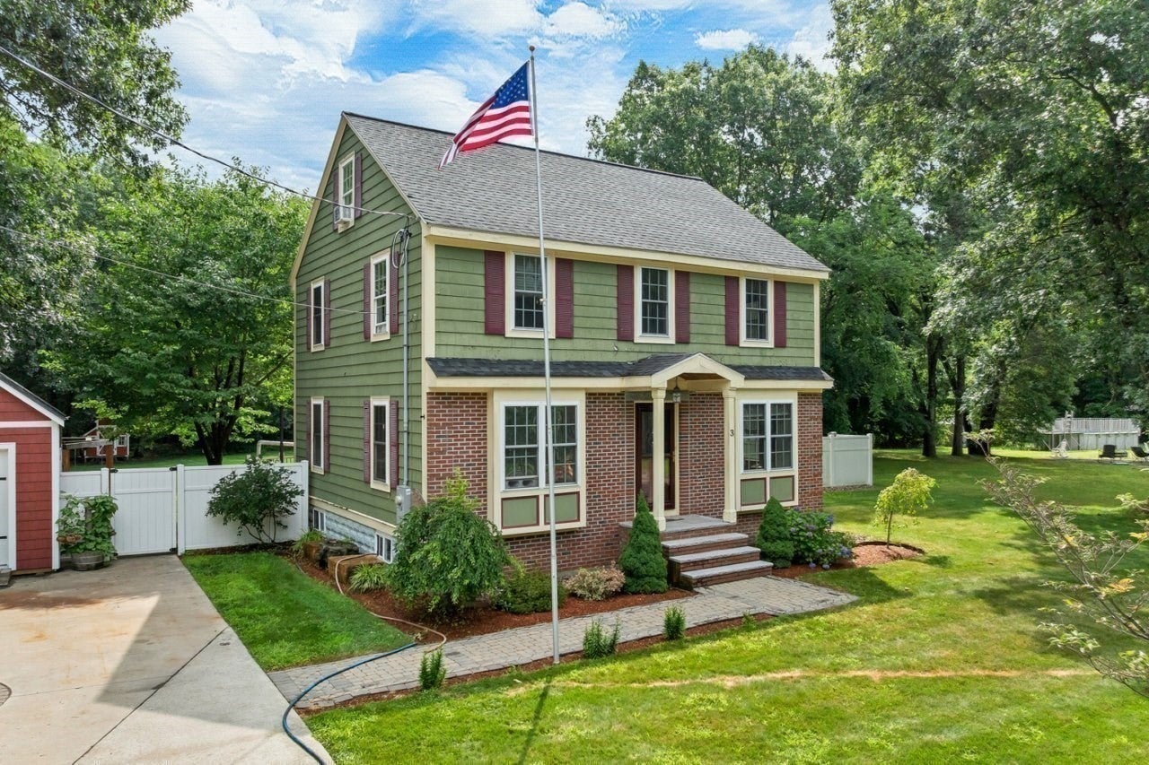 3 Forest St