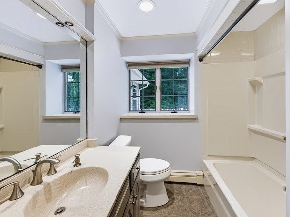 7 Crestwood Rd, Leicester, MA, 7 Crestwood Rd, Leicester, MA Photo #8