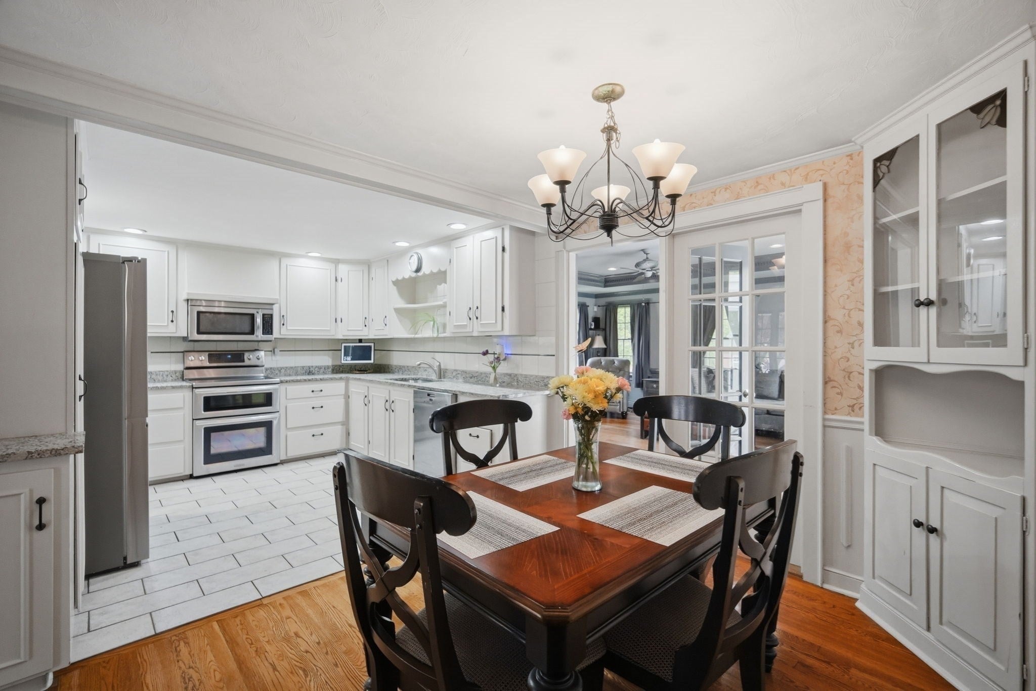7 Crestwood Rd, Leicester, MA Photo #4