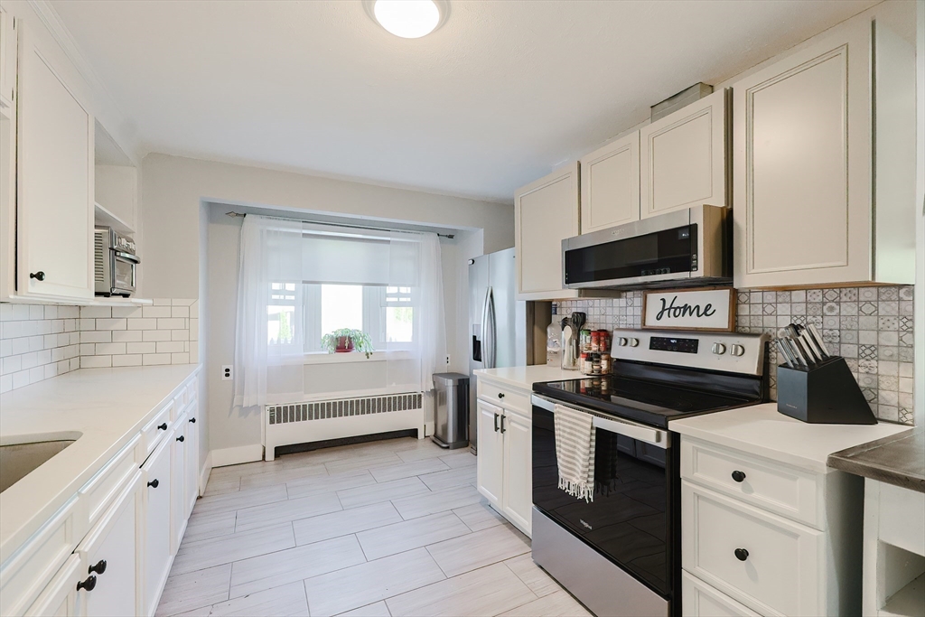 Wrentham, Massachusetts 02093, United States, 2 Bedrooms Bedrooms, ,3 BathroomsBathrooms,Residential,Pending,120838