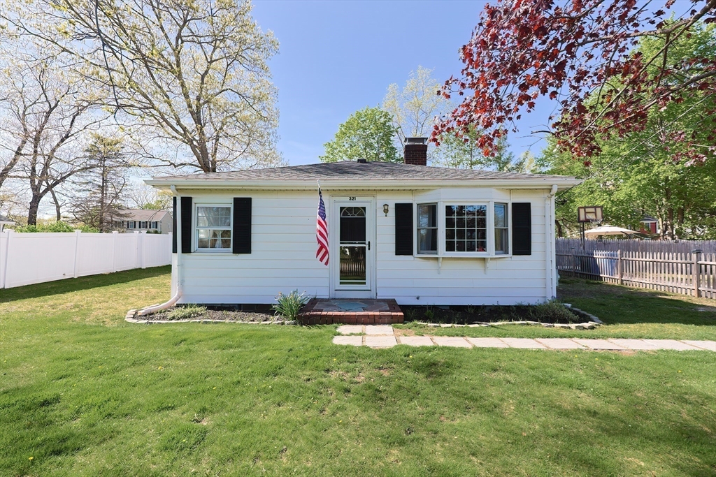 Wrentham, Massachusetts 02093, United States, 2 Bedrooms Bedrooms, ,3 BathroomsBathrooms,Residential,Pending,120838