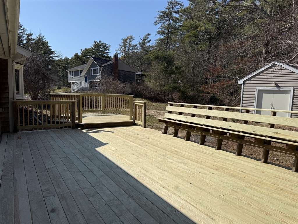 165 Hedges Pond Rd