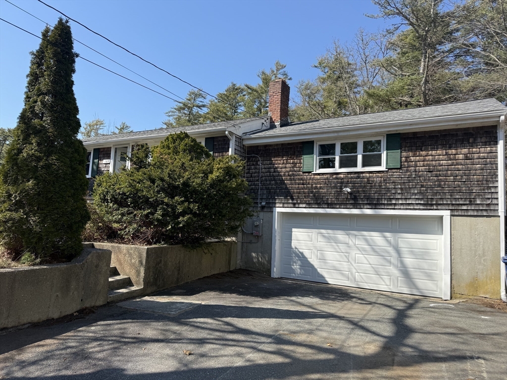 165 Hedges Pond Rd