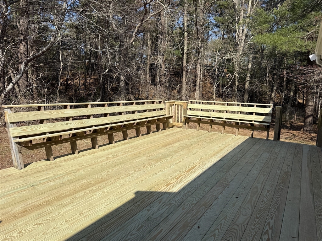 165 Hedges Pond Rd