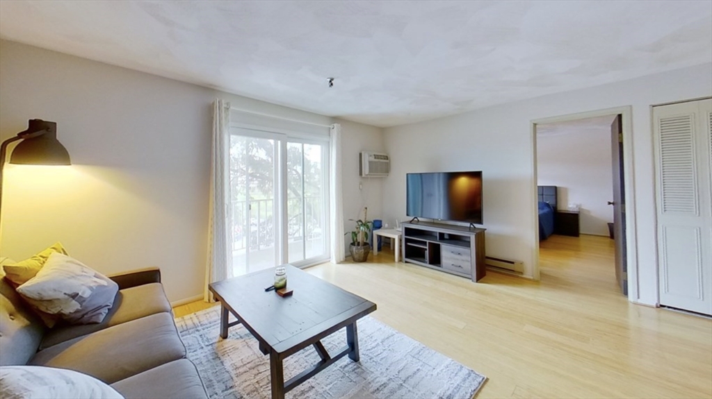 115 W Squantum 401
