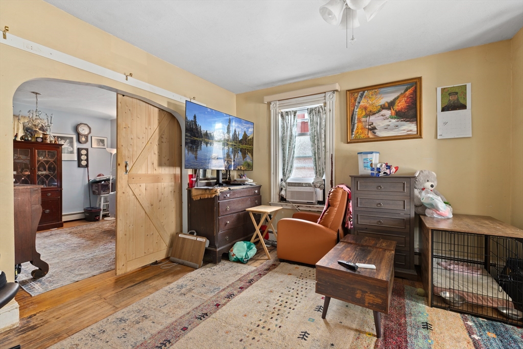 16 Floral Ave