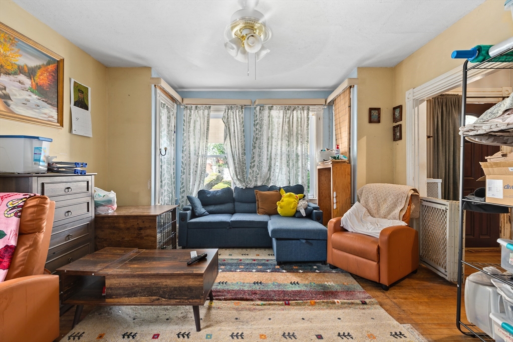 16 Floral Ave