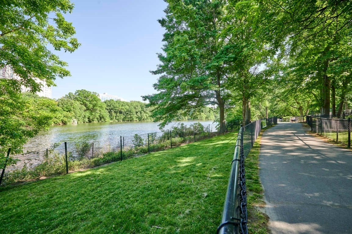 33 Pond Ave #509, Brookline, MA Photo #20