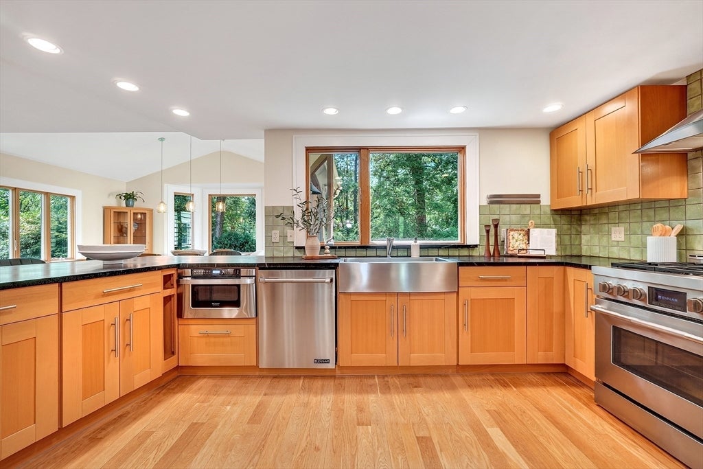 41 Taylor Rd