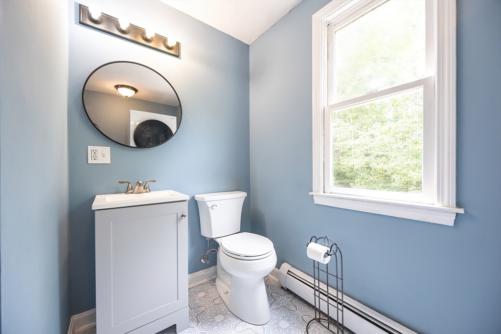 Barnstable, Massachusetts 02632, United States, 3 Bedrooms Bedrooms, ,2 BathroomsBathrooms,Residential,Active,186368