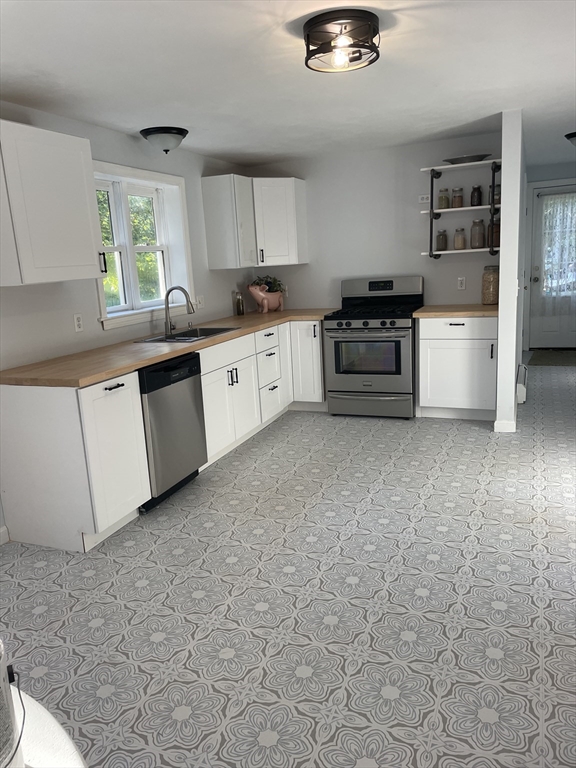 Barnstable, Massachusetts 02632, United States, 3 Bedrooms Bedrooms, ,2 BathroomsBathrooms,Residential,Active,186368