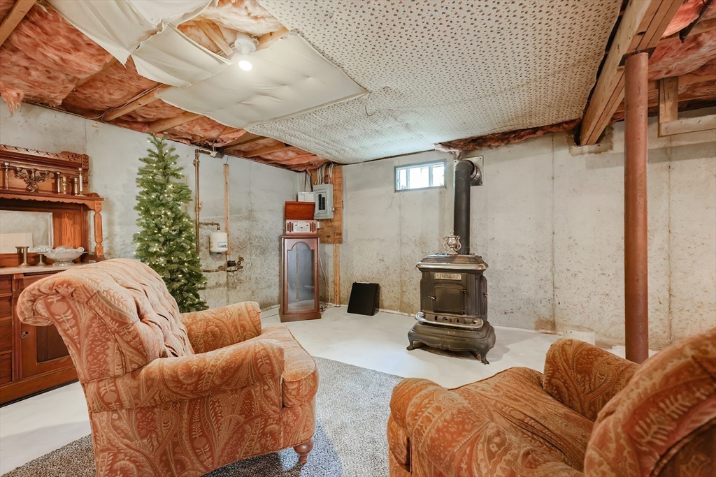 Barnstable, Massachusetts 02632, United States, 3 Bedrooms Bedrooms, ,2 BathroomsBathrooms,Residential,Active,186368