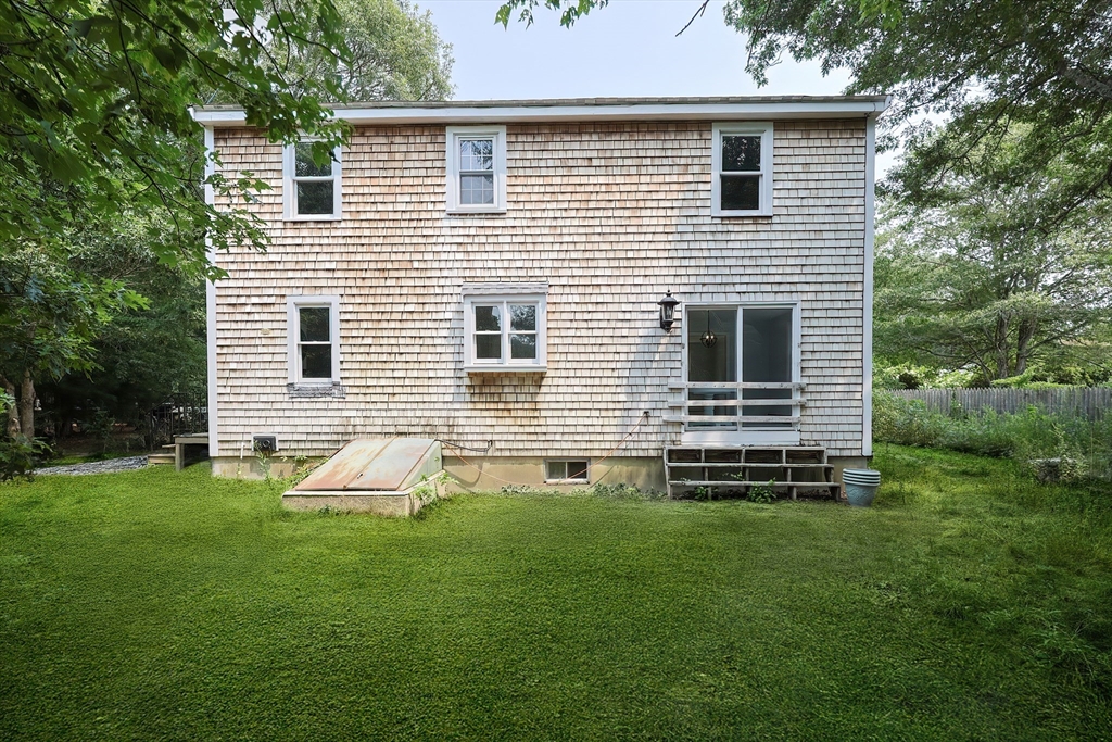 Barnstable, Massachusetts 02632, United States, 3 Bedrooms Bedrooms, ,2 BathroomsBathrooms,Residential,Active,186368