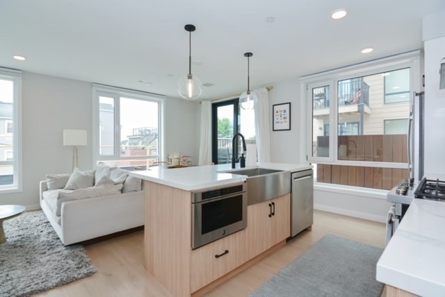 457 W Broadway 209