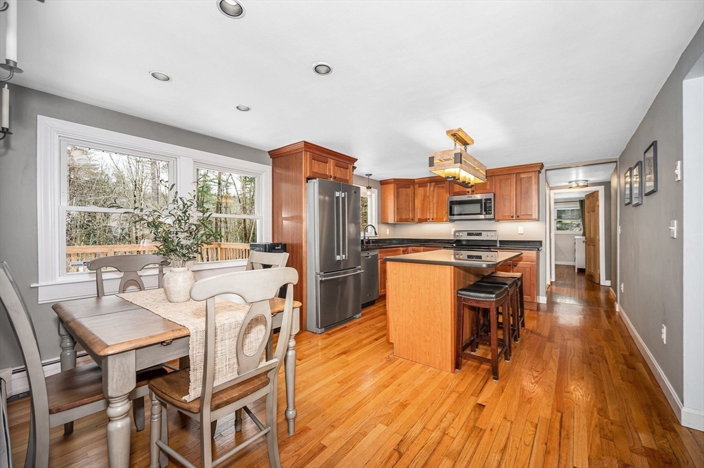 380 New West Townsend Rd
