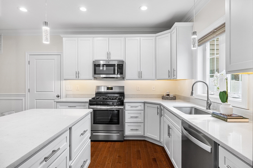 7 Alan R Gerrish Dr 7