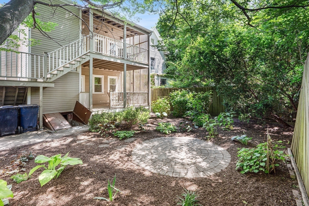 31 Hunting St