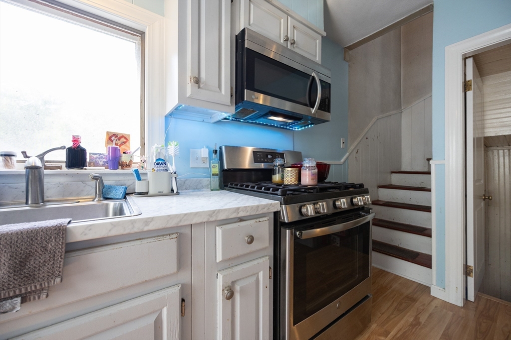148 Hackett Ave