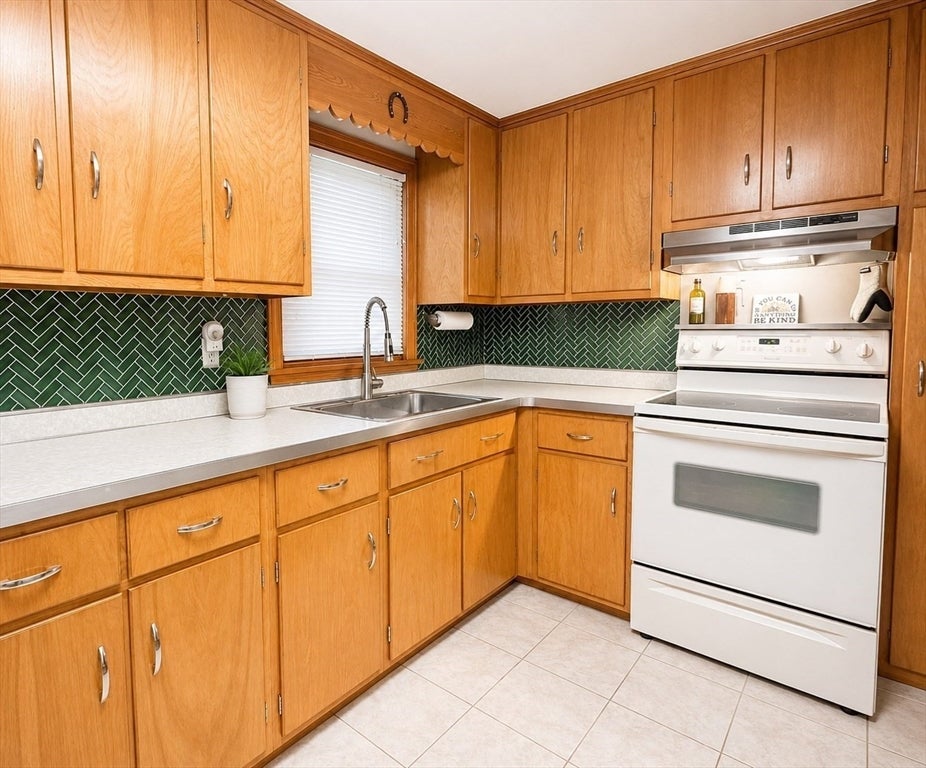 39 Lawnwood St