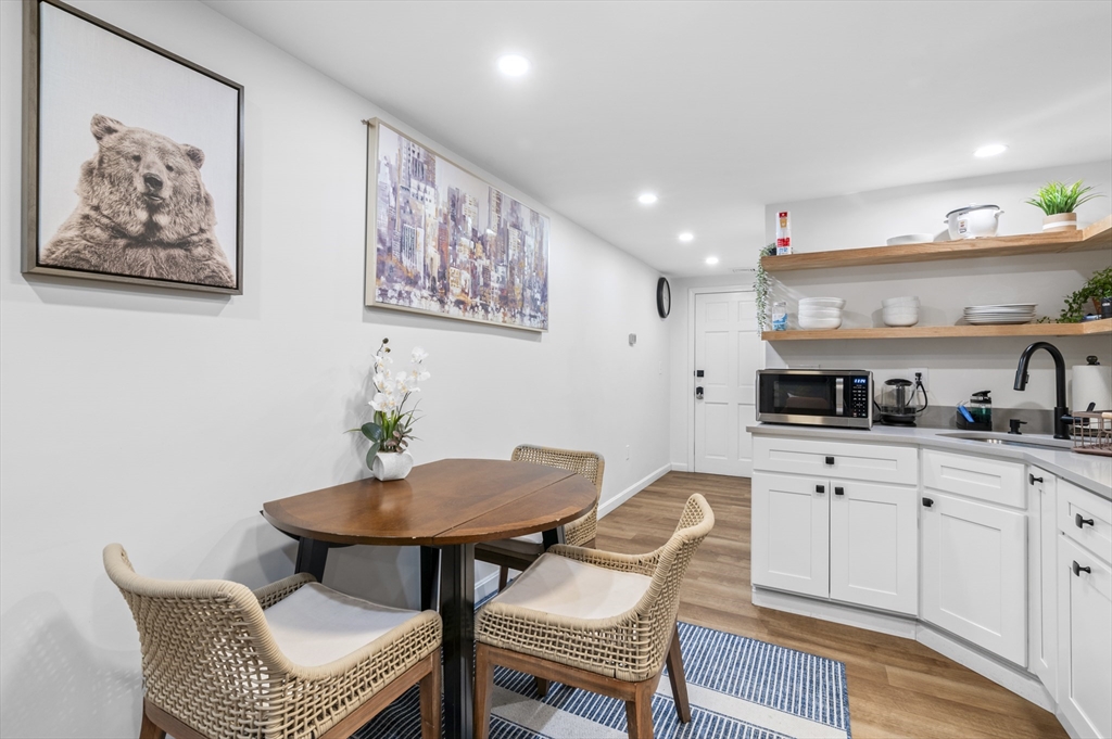 127 Selwyn St
