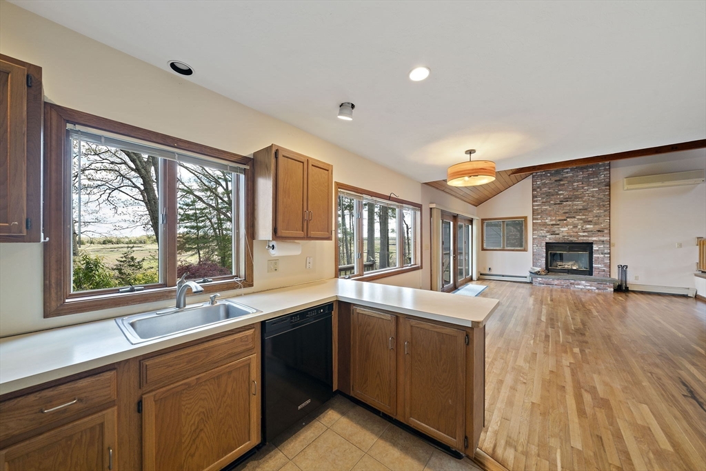 18 Somerville St, Marshfield, MA Photo #8