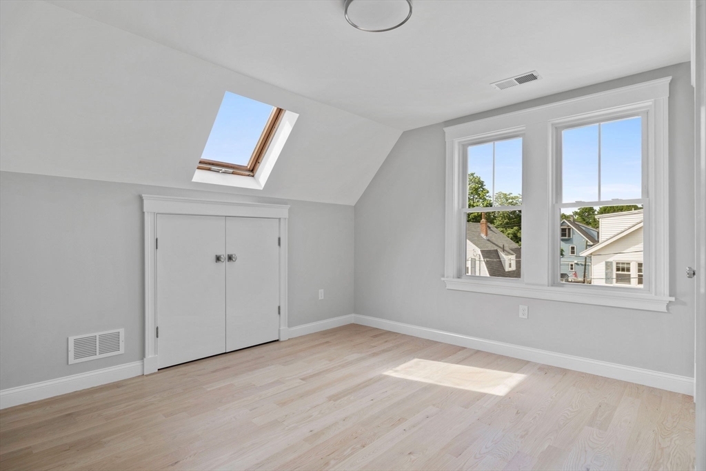 73R Knoll Street 73R