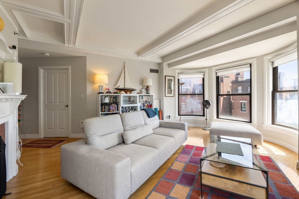 10 Charlesgate E 501