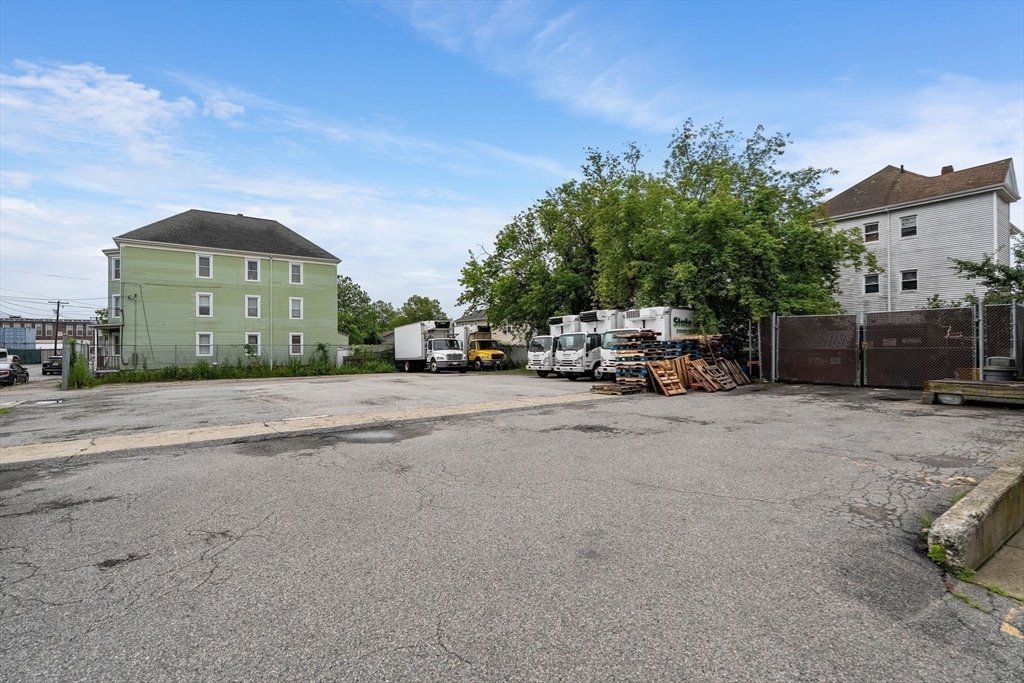 482-488 Belleville Ave