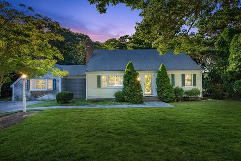 77 Robbins St Barnstable MA 02655