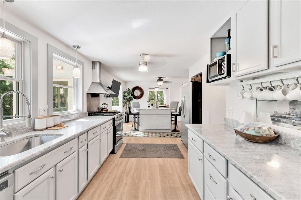 4 Lochstead Dr