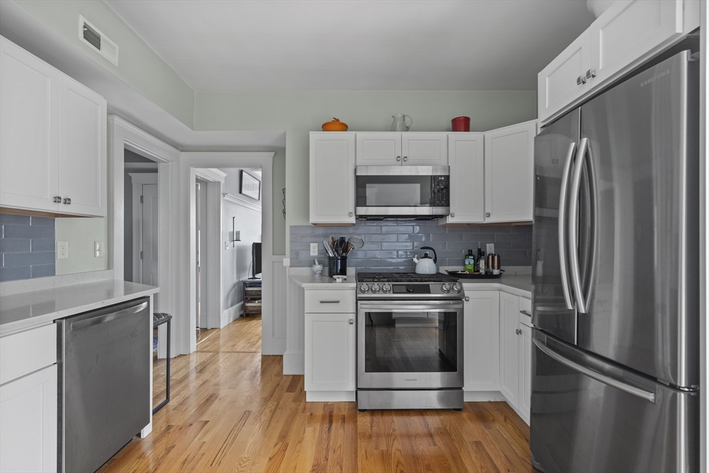 40 King St 3
