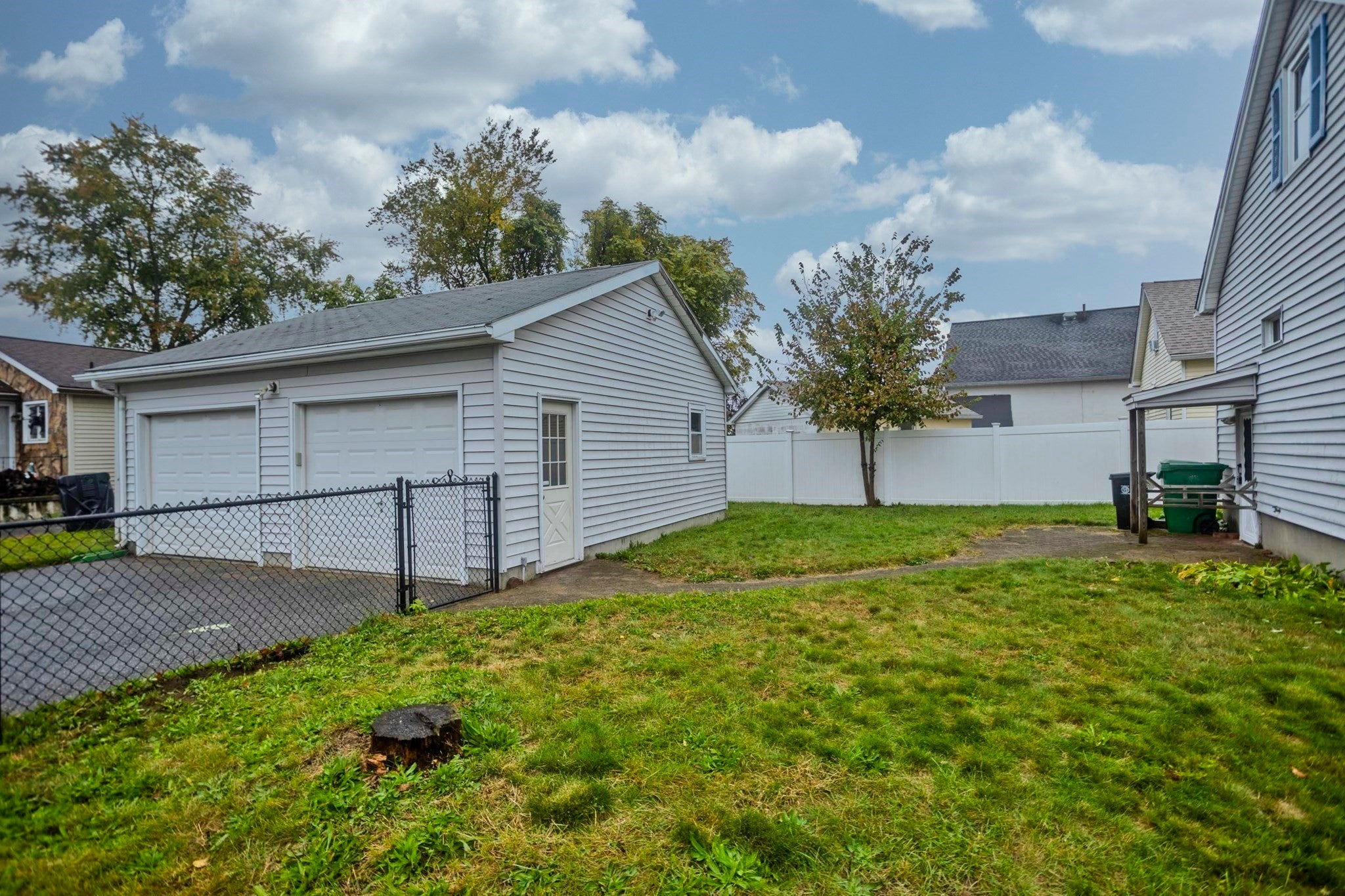 314 Carew St, Chicopee, MA Photo #32