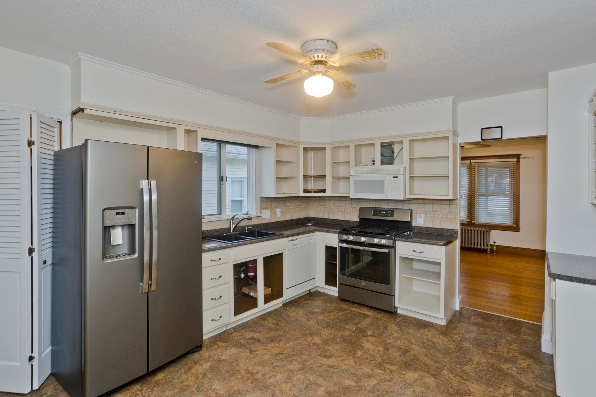 314 Carew St, Chicopee, MA Photo #18