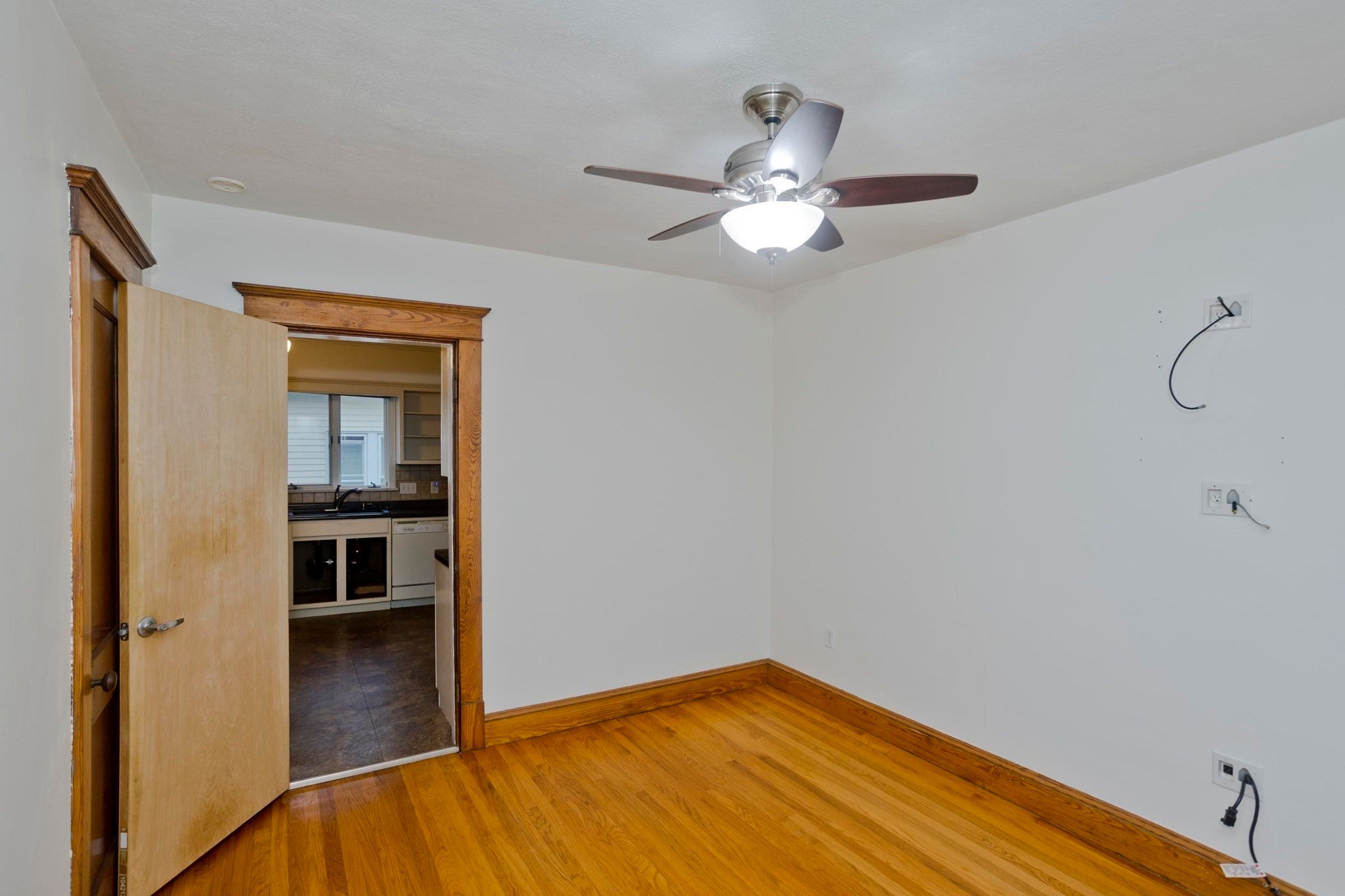 314 Carew St, Chicopee, MA Photo #25