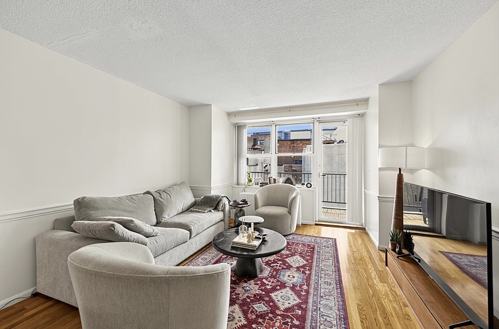 151 Tremont Street 9U