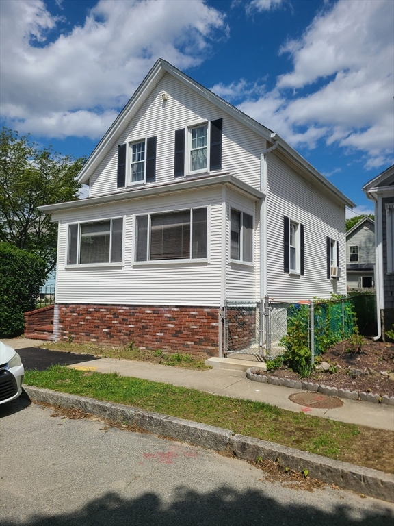 Photo of 114 Rounds St, New Bedford, MA