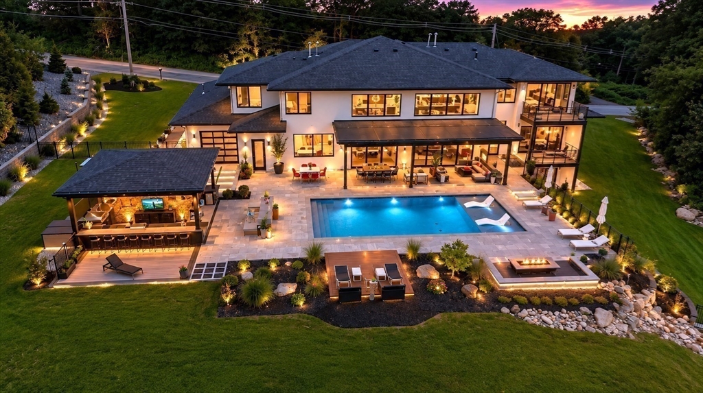 556 Middle Road
