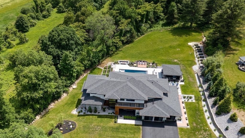 556 Middle Road