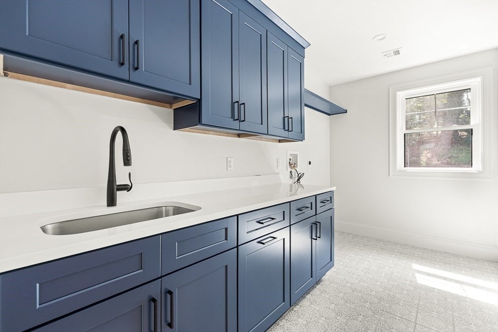 23 Wareland Rd, Wellesley, MA Photo #8